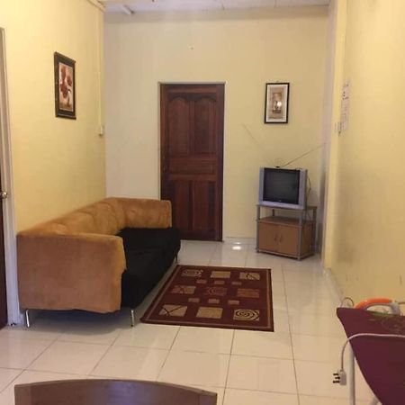 Trisya Homestay Куала Теренгану Екстериор снимка