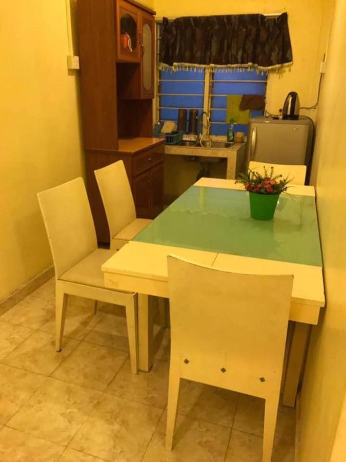 Trisya Homestay Куала Теренгану Екстериор снимка
