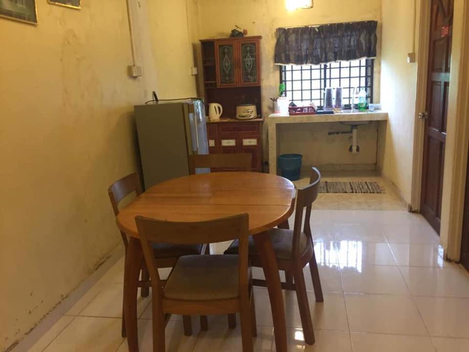 Trisya Homestay Куала Теренгану Екстериор снимка